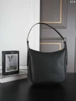CELINE Triomphe 肩掛けバッグ ケース付き 28*28cm - 画像 (7)