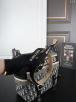 DIOR DiorCamp 刺繡 キャンバス ショルダーバック 27*21cm - 画像 (6)
