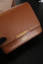 Burberry ショルダーバッグ ケース付き 19.5*16cm - 画像 (9)
