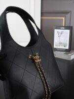 CHANEL 26P 水筒バック ケース付き 24*18cm - 画像 (11)