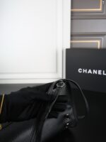 CHANEL 26S ショルダーバック ケース付き 32*19cm 38*25cm - 画像 (11)