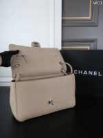 CHANEL 26S ショルダーバック ケース付き 31*19cm - 画像 (7)