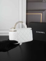 CHANEL 26S キャビア 化粧ポーチ ケース付き 16*10cm - 画像 (10)