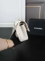 CHANEL Classic Flap CF キャビア  ショルダーバック ケース付き 23*14.5cm - 画像 (10)