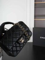 CHANEL Classic Flap CF 21K ショルダーバック ケース付き 20*13cm - 画像 (8)