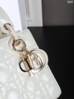 DIOR Lady Dior ショルダーバック ケース付き 17*14cm 20*17cm 24*20cm - 画像 (10)