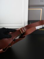 YSL Le 5 A 7 Hobo 水筒バック ケース付き 28*28cm - 画像 (10)