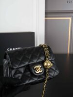 CHANEL Classic Flap CF 2 ショルダーバック ケース付き 17*20cm 20*13cm - 画像 (11)