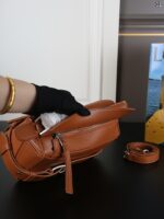 LOEWE Puzzle Biker ショルダーバッグ ケース付き 24*16cm - 画像 (5)