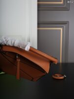 LOEWE Puzzle ショルダーバッグ ケース付き 19*12cm 25*15cm 28.5*18cm - 画像 (8)