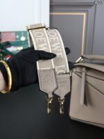 LOEWE Puzzle ショルダーバッグ ケース付き 24*15cm - 画像 (10)