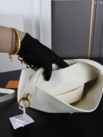YSL LE37 水筒バック ケース付き 15*20cm - 画像 (6)