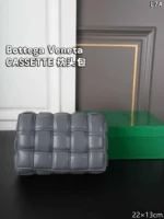 Bottega Veneta BV CASSETTE 手持ちバッグ ケース付き 20*13cm - 画像 (10)