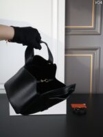 YSL Le 5 A 7 BABY BEA 水筒バック ケース付き 17*16cm - 画像 (6)