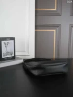 CELINE Triomphe 肩掛けバッグ ケース付き 28*28cm - 画像 (8)
