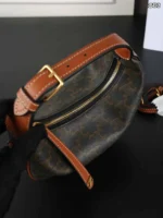 CELINE TEEN CELINE LULU 肩掛けバック ケース付き 22*15cm - 画像 (11)