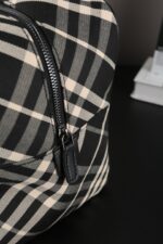 Burberry 旅行バッグ 39*25cm - 画像 (8)