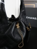 CHANEL 26P 水筒バック ポーチセット ケース付き 28*21cm - 画像 (12)