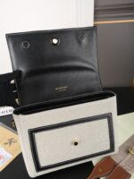 Burberry キャンバス ショルダーバッグ ケース付 25*20cm - 画像 (12)