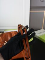 LOEWE Flamenco ショルダーバッグ ケース付き 29.5*23cm - 画像 (10)