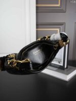 CHANEL 24A hobo 肩掛けバッグ ケース付き 22*21cm - 画像 (9)