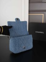 CHANEL 23P デニム ショルダーバック ケース付き 24*15cm - 画像 (8)