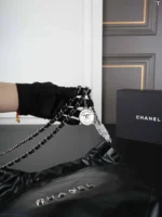 CHANEL 22Bag 24K Tote トートバッグ ポーチ付き ケース付き 39*42cm - 画像 (14)