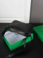 Bottega Veneta カメラ ショルダーバッグ ケース付き 24*15cm - 画像 (15)