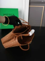 Bottega Veneta Andiamo ハンドバッグ ケース付き 24*20cm - 画像 (11)