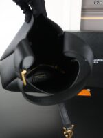 YSL LE5A7 Hobo 水筒バック ケース付き 20*17cm - 画像 (6)