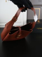 YSL Le 5 A 7 Hobo 水筒バック ケース付き 28*28cm - 画像 (6)