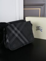 Burberry カメラ ショルダーバッグ ケース付き 28*12cm 26*17cm - 画像 (10)