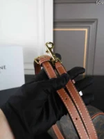 CELINE Triomphe CYLINDER 水筒バック ケース付き 26*13cm - 画像 (10)