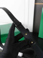 Bottega Veneta CASSETTE ショルダーバッグ ケース付き 28*15cm - 画像 (25)