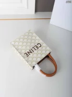 CELINE CabasTriomphe トートバッグ ケース付き 17*21cm 28.5*33cm - 画像 (10)
