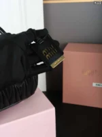 主图后移MIU MIU Arcadie ハンドバッグ ショルダーバック ケース付き 22*12CM - 画像 (20)