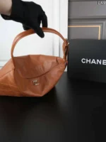 CHANEL 26P Hobo ショルダーバッグ ケース付き 33*25cm - 画像 (8)