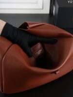 YSL Le 5 A 7 Hobo 水筒バック ケース付き 28*28cm - 画像 (5)