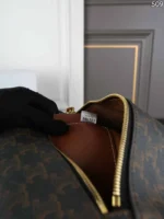 CELINE Triomphe CYLINDER 水筒バック ケース付き 26*13cm - 画像 (11)