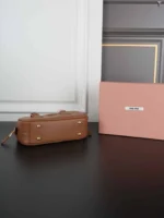 MIU MIU Arcadie ハンドバッグ ショルダーバック ケース付き 21*12cm - 画像 (11)