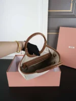 MIU MIU Ivy ハンドバッグ ショルダーバック ケース付き 20*17CM - 画像 (12)
