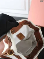 MIU MIU キャンバス 水筒バック ケース付き 26*26cm - 画像 (8)