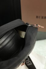 Burberry カメラ ショルダーバッグ ケース付き 20*16cm - 画像 (12)
