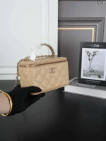 CHANEL Cruise 26C キャビア ハンドバッグ ショルダーバック ケース付き 17*11cm - 画像 (13)