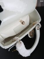 DIOR Lady Dior ショルダーバック ケース付き 17*14cm 20*17cm 24*20cm - 画像 (4)