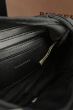 Burberry カメラ ショルダーバッグ ケース付き 20*16cm - 画像 (19)