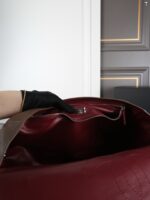 CHANEL 26S ショルダーバック ケース付き 32*19cm 38*25cm - 画像 (9)