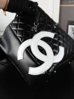 CHANEL トートバッグ ケース付き 34*27cm - 画像 (10)