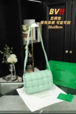 BV ショルダーバッグ ケース付き 26*18cm - 画像 (12)