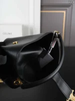 CELINE Louise 水筒バック ケース付き 16*19cm - 画像 (12)